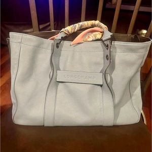 Longchamp
3D leather tote